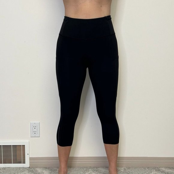 lululemon Womens Crop Leggings Sz. 6 *VGUC - Picture 1 of 3